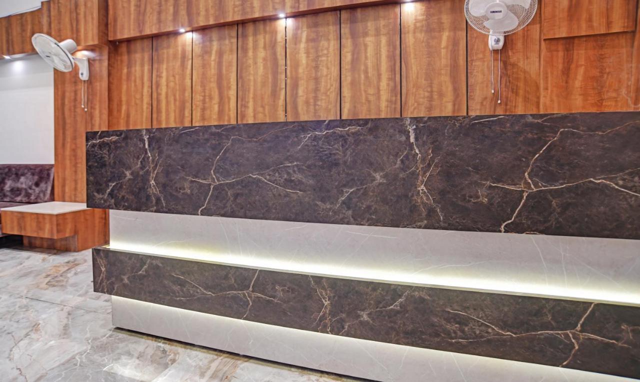 Treebo Trend Hotel Shivaay Indore Buitenkant foto